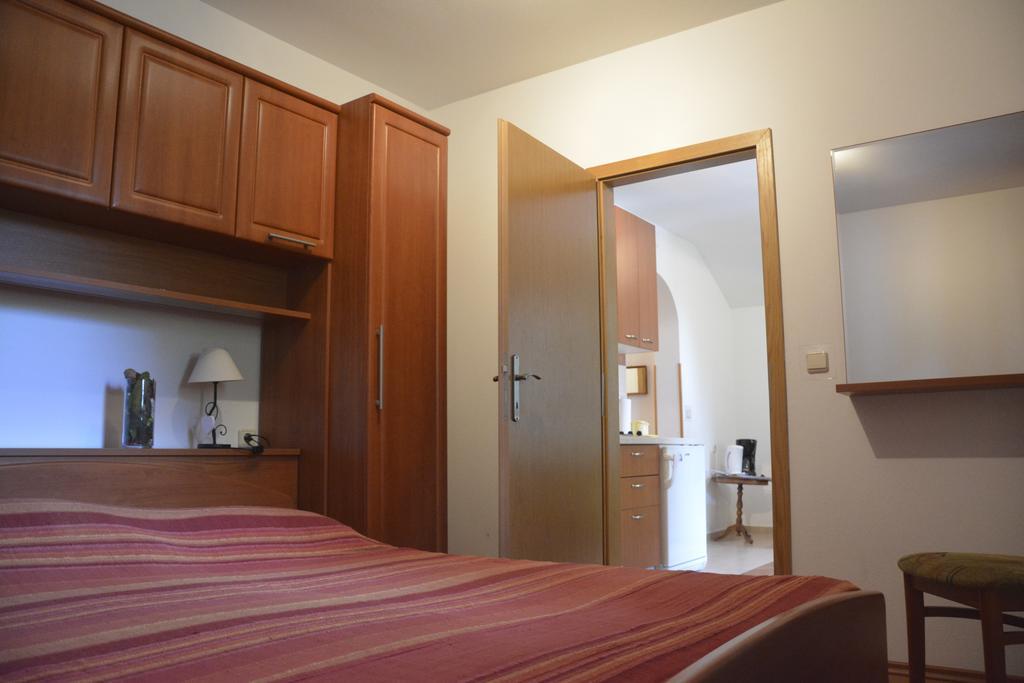 Apartments Bakuk Stari Grad  Exterior photo