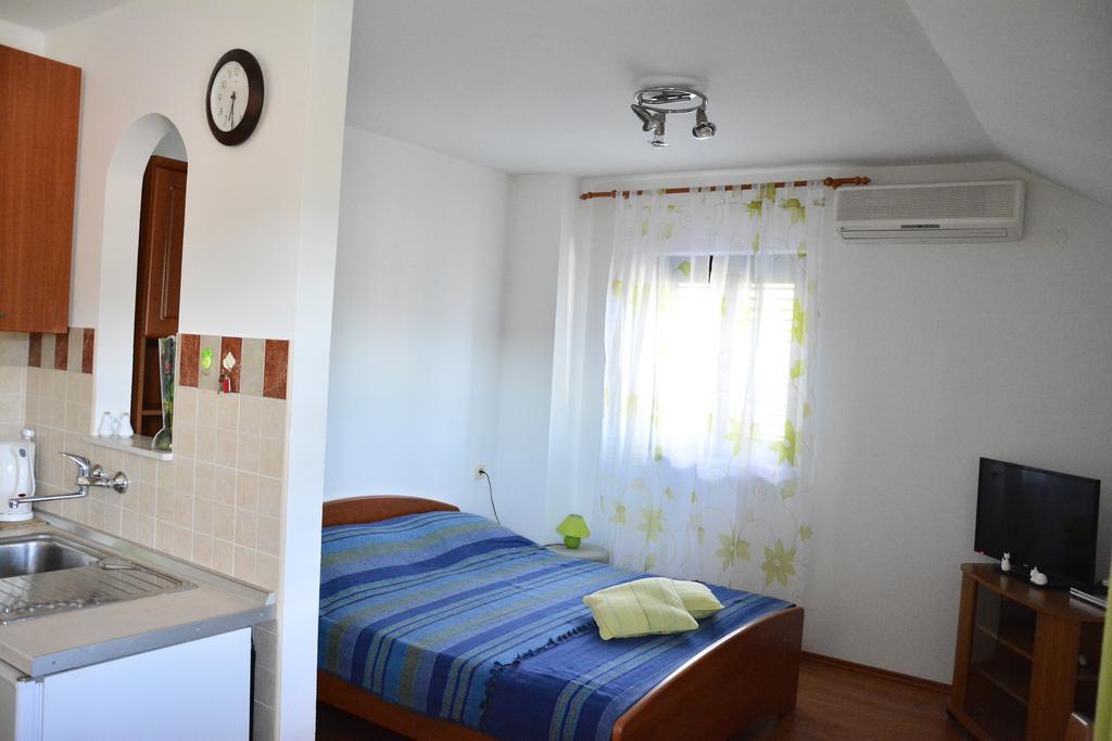 Apartments Bakuk Stari Grad  Exterior photo